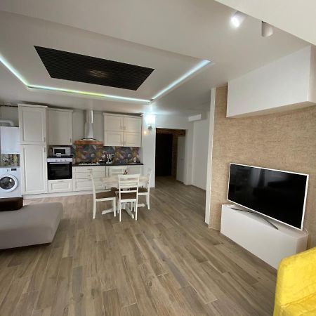 Sunny Deluxe Apartment Cosmopolis Stefanestii de Jos Zewnętrze zdjęcie