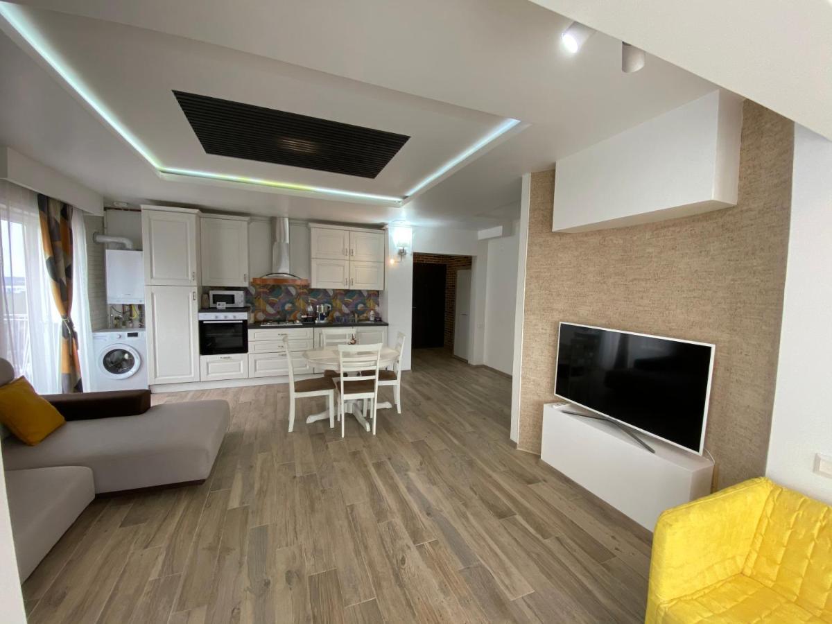 Sunny Deluxe Apartment Cosmopolis Stefanestii de Jos Zewnętrze zdjęcie