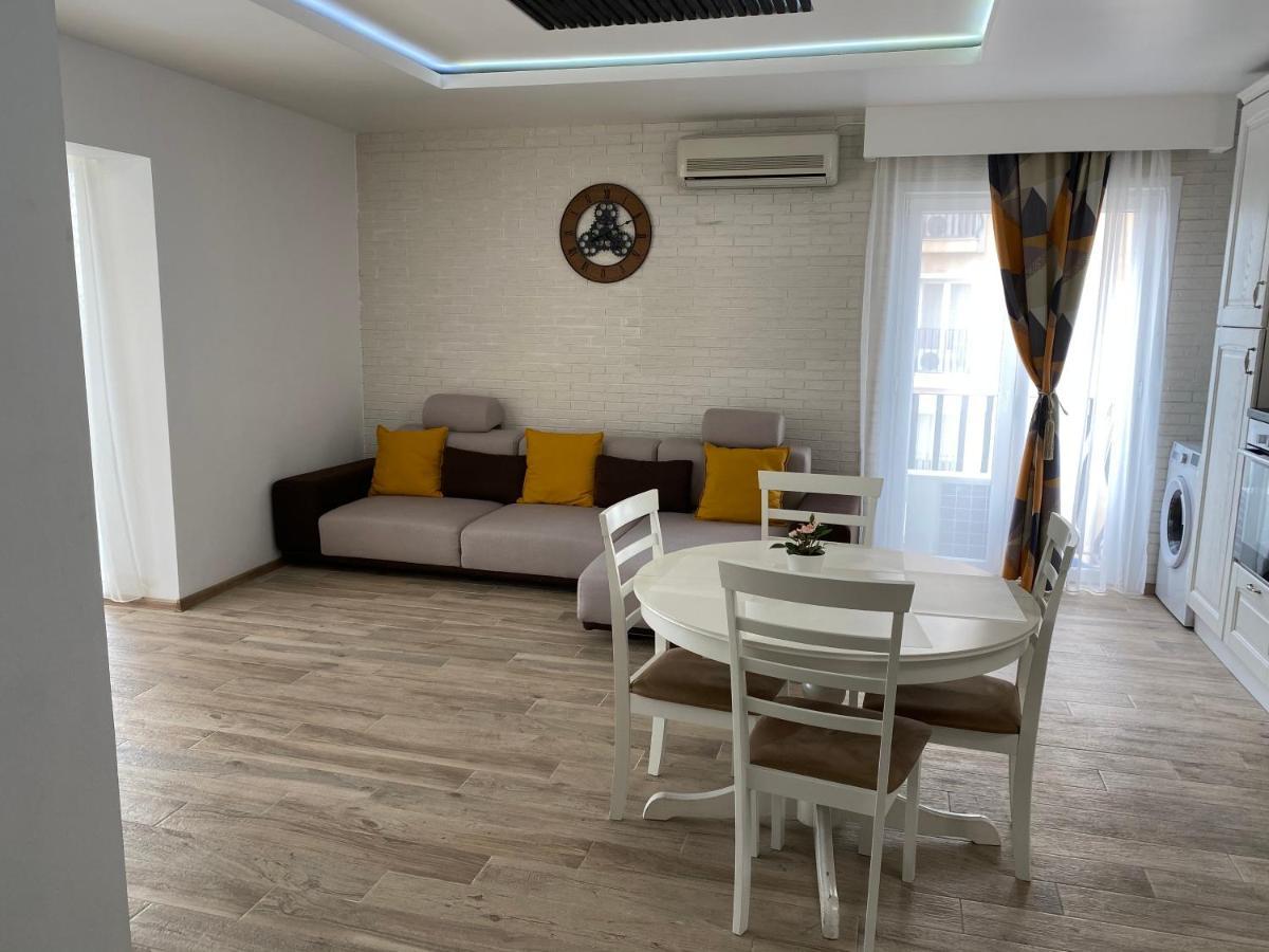 Sunny Deluxe Apartment Cosmopolis Stefanestii de Jos Zewnętrze zdjęcie