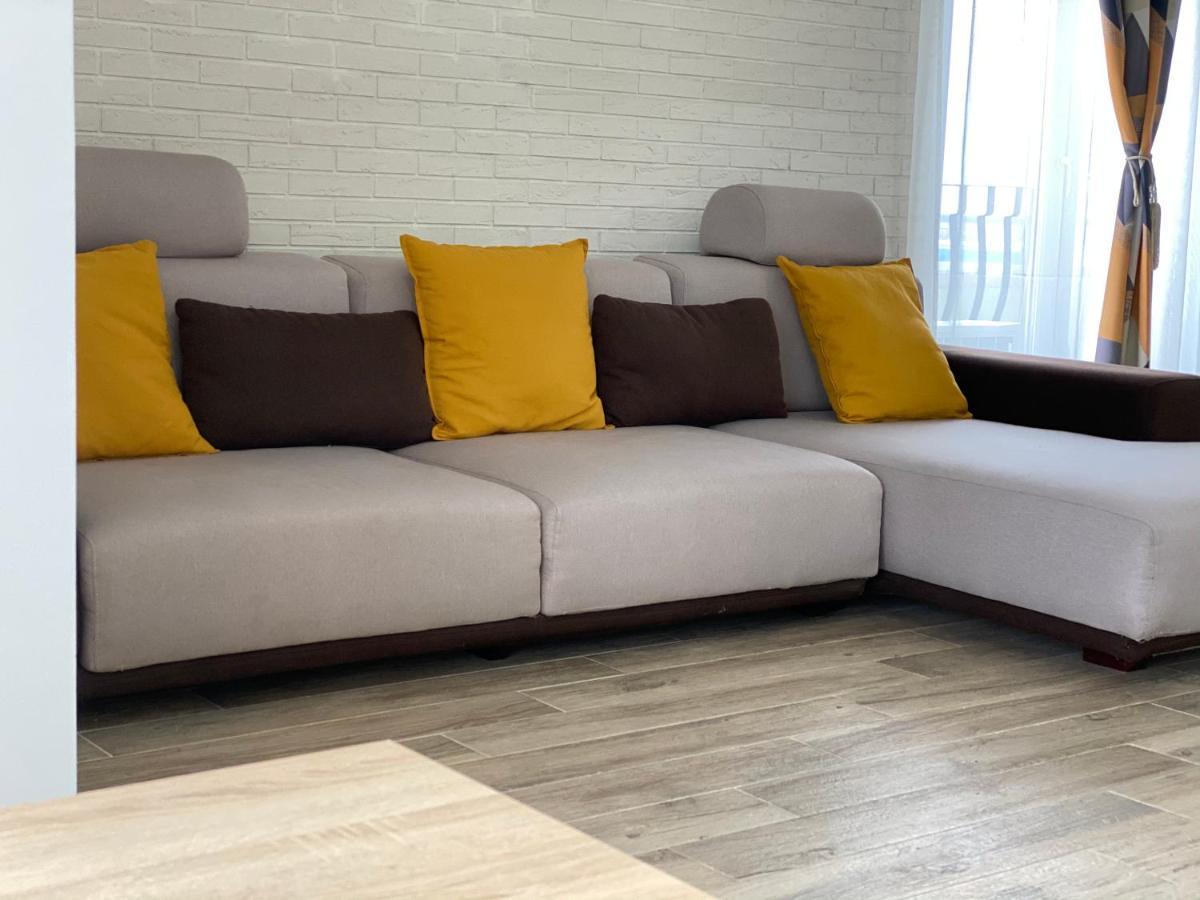 Sunny Deluxe Apartment Cosmopolis Stefanestii de Jos Zewnętrze zdjęcie