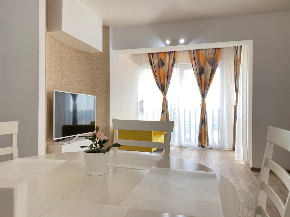 Sunny Deluxe Apartment Cosmopolis Stefanestii de Jos Zewnętrze zdjęcie