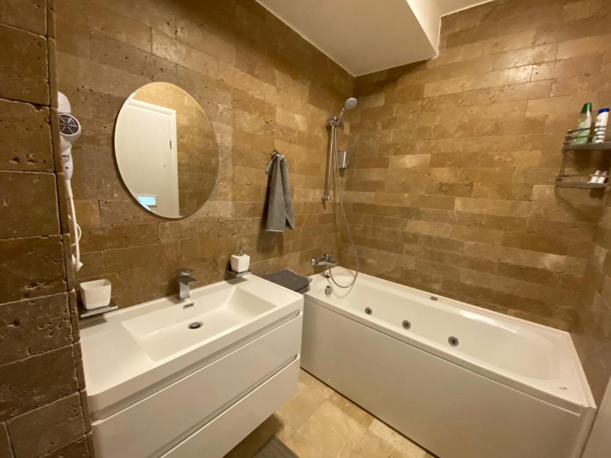 Sunny Deluxe Apartment Cosmopolis Stefanestii de Jos Zewnętrze zdjęcie